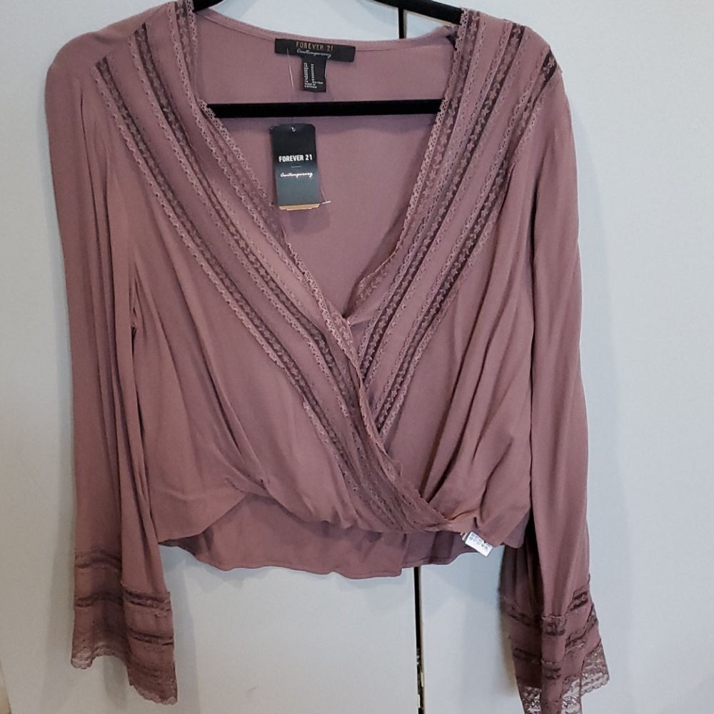 Forever21 Lace Long sleeve cropped shirt